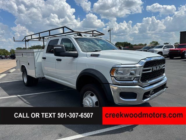 Used 2024 RAM 5500 Tradesman w/ Chrome Appearance Group AWD/4WD image 2