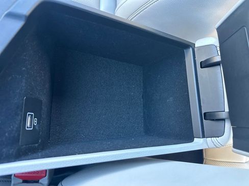 Used 2023 Genesis G70 2.0T image 27