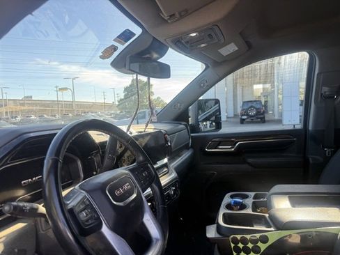 Used 2024 GMC Sierra 2500 SLE w/ SLE Value Package; image 7