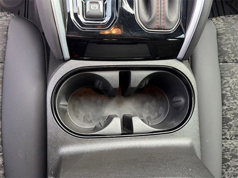 Used 2024 Chevrolet Colorado Z71 w/ Z71 Convenience Package 2 image 19