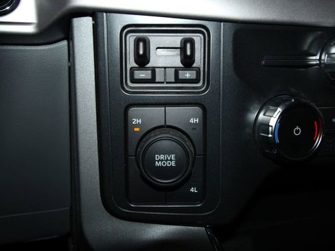 Used 2022 Ford F150 XLT w/ Equipment Group 302A High image 18