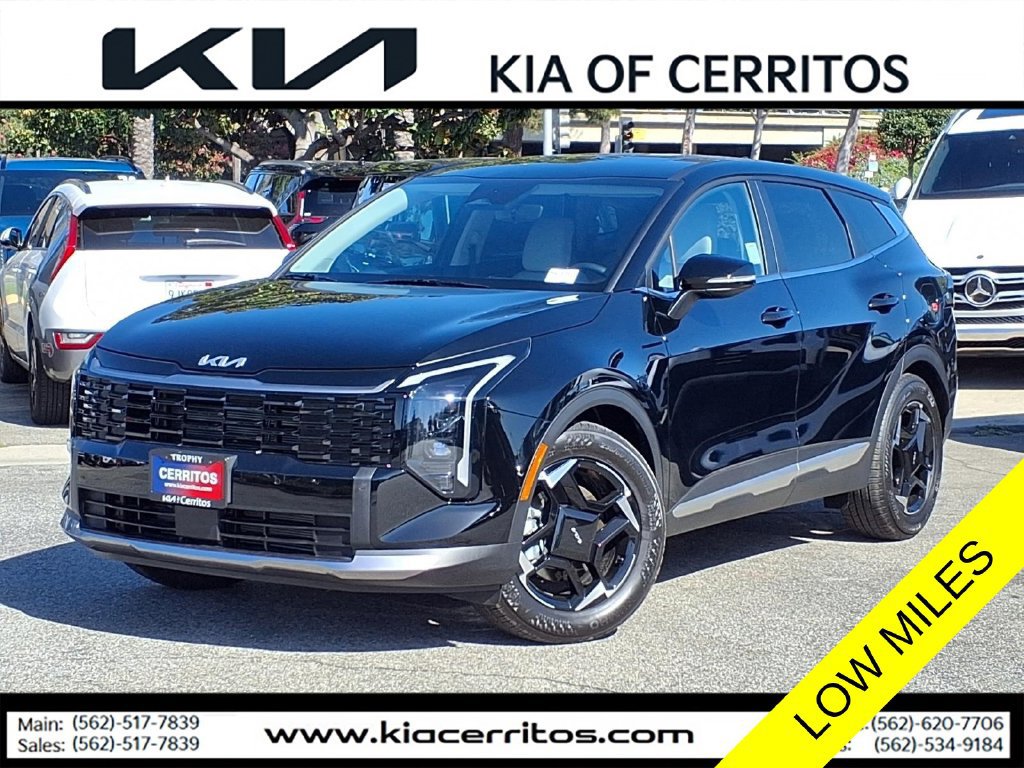 Used 2026 Kia Sportage EX FWD image 1