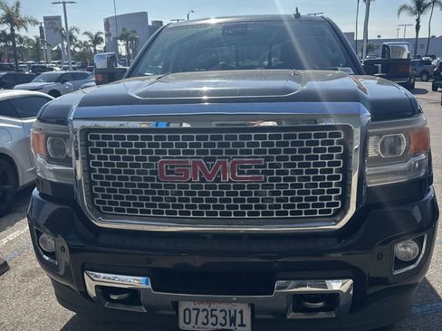 Used 2015 GMC Sierra 2500 Denali w/ Duramax Plus Package image 2