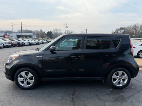 Used 2019 Kia Soul FWD image 4