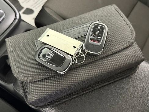 Used 2025 Honda CR-V EX image 26