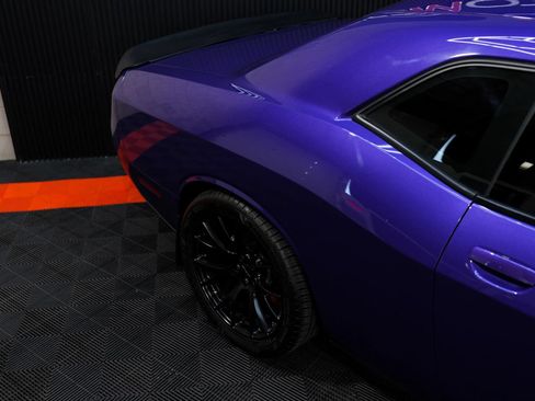 Used 2016 Dodge Challenger SRT Hellcat RWD image 5