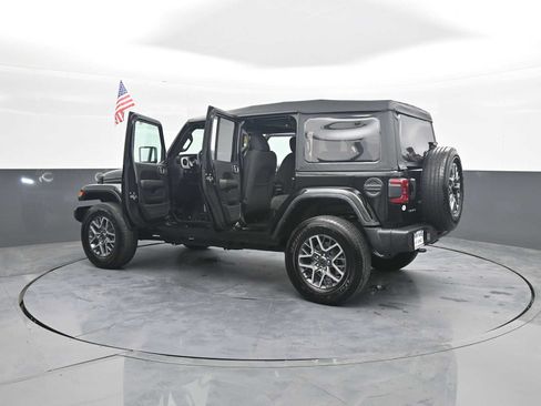 Used 2025 Jeep Wrangler Unlimited Sahara AWD/4WD image 43