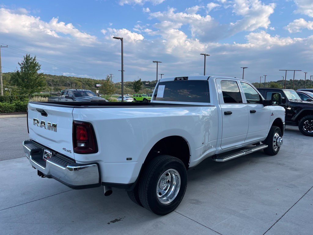 Used 2025 RAM 3500 Tradesman w/ Chrome Appearance Group AWD/4WD image 20