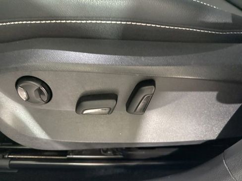 Used 2022 Volkswagen Taos SE image 21