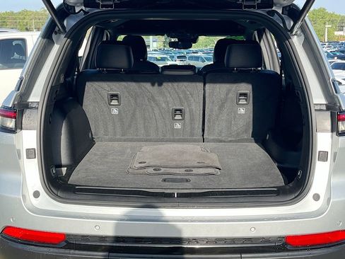 Certified 2023 Jeep Grand Cherokee Altitude image 24