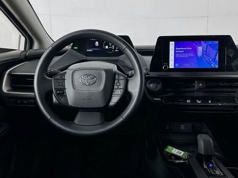 Used 2024 Toyota Prius LE image 18