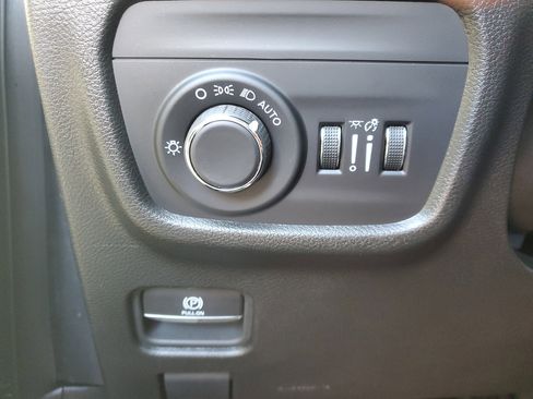 Used 2024 Jeep Grand Cherokee L Altitude image 22