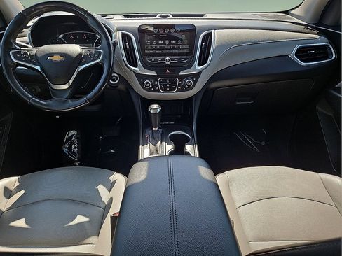 Used 2018 Chevrolet Equinox Premier FWD image 15
