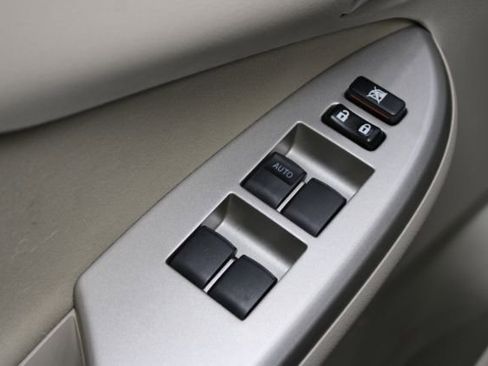 Used 2010 Toyota Corolla LE image 10