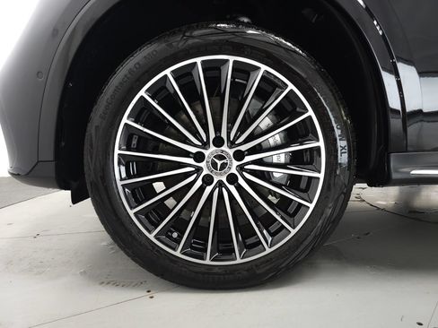 Used 2025 Mercedes-Benz GLC 350e 4MATIC image 36