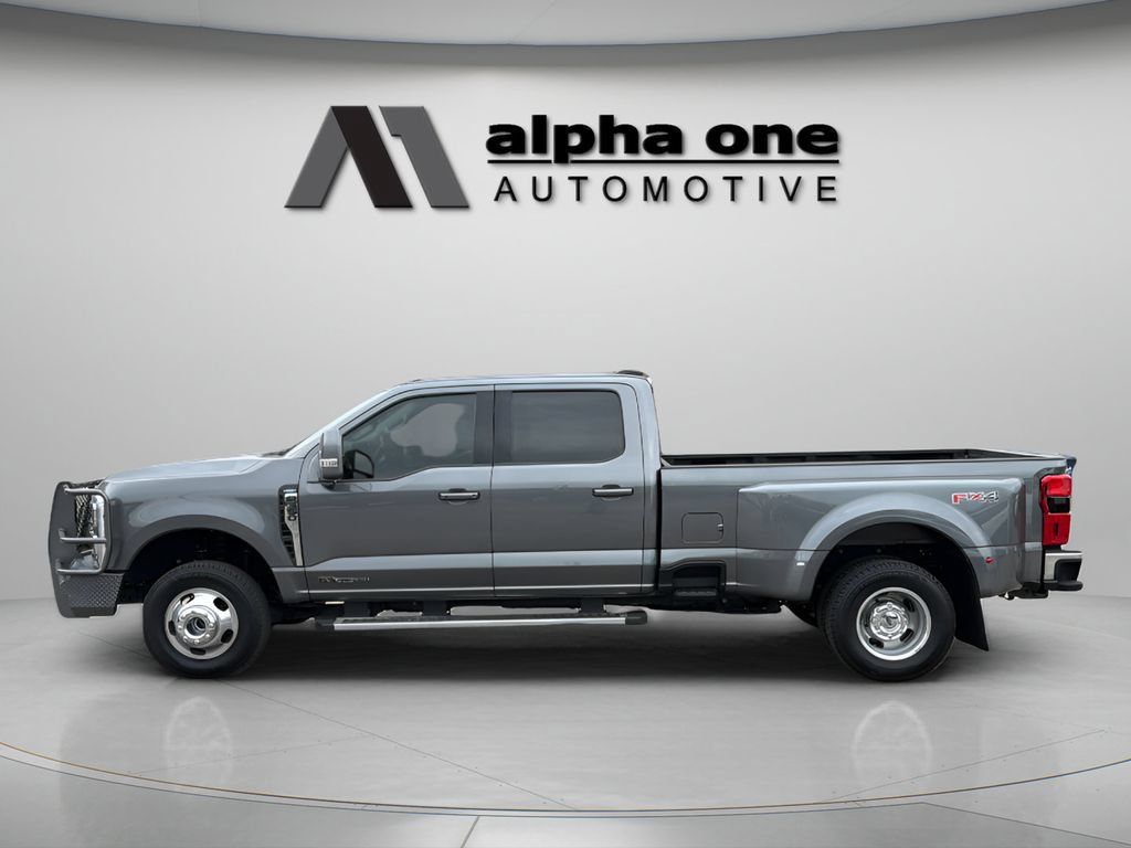 Used 2025 Ford F350 Lariat AWD/4WD image 8