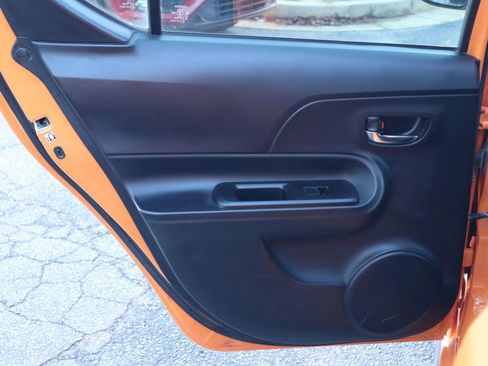 Used 2018 Toyota Prius C Two image 10