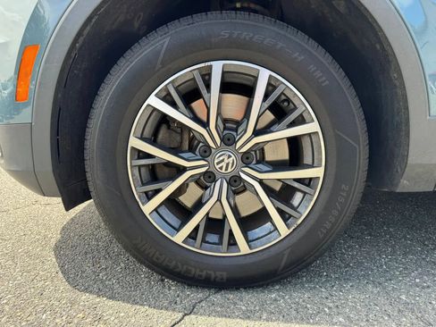 Used 2020 Volkswagen Tiguan SE w/ Panoramic Sunroof Package AWD/4WD image 31