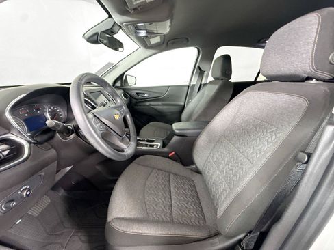 Used 2024 Chevrolet Equinox LT w/ LPO, Floor Liner Package FWD image 3