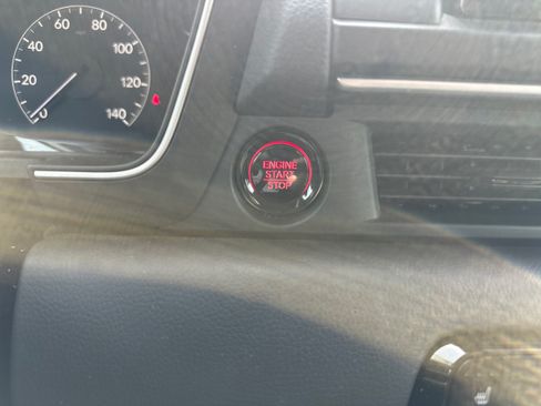 Used 2025 Honda Pilot EX-L image 30