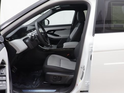 New 2026 Land Rover Range Rover Evoque Dynamic SE image 6