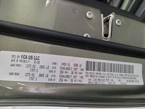 Used 2019 Jeep Cherokee Trailhawk AWD/4WD image 33