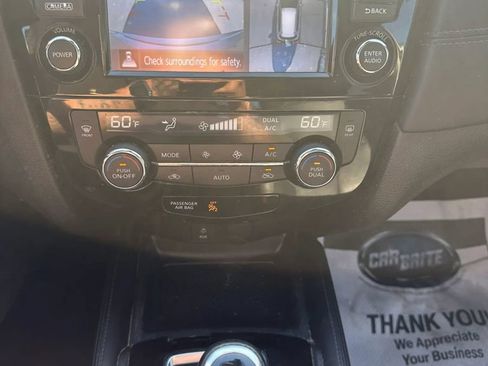 Used 2017 Nissan Rogue SL w/ SL Premium Package AWD/4WD image 18