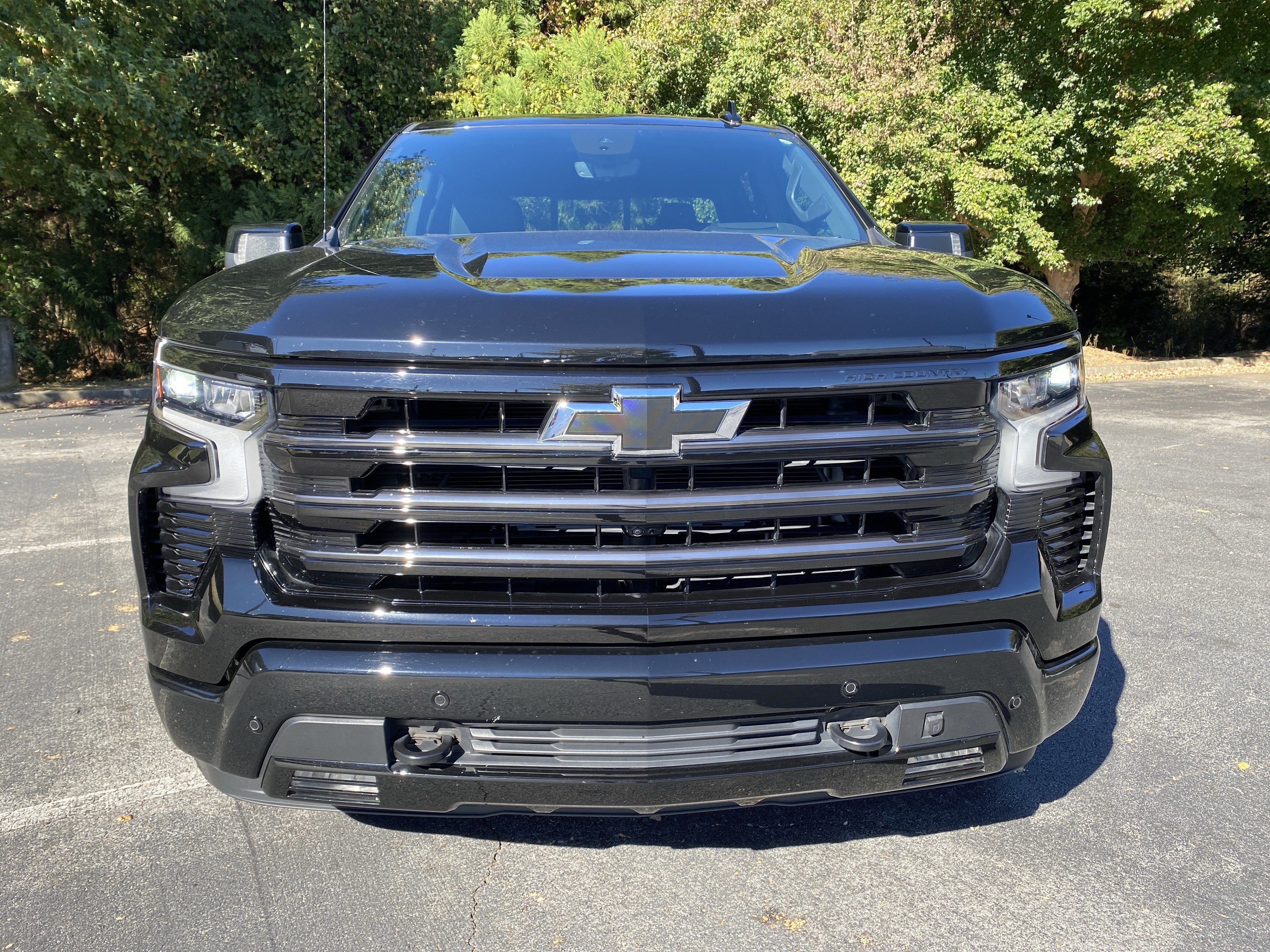 Used 2025 Chevrolet Silverado 1500 High Country w/ Midnight Edition AWD/4WD image 3