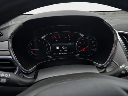 Used 2020 Chevrolet Equinox Premier FWD image 17