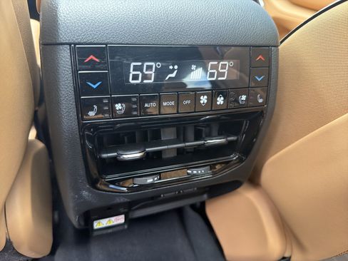 Used 2024 Jeep Grand Cherokee L Summit AWD/4WD image 22