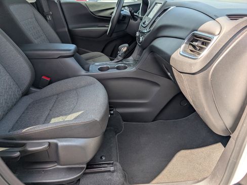 Used 2024 Chevrolet Equinox LT FWD image 27