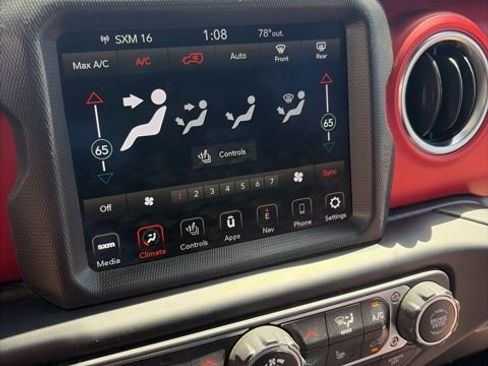 Used 2022 Jeep Wrangler Unlimited Rubicon w/ Steel Bumper Group image 13