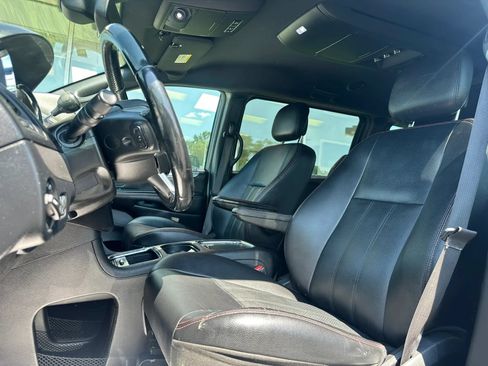 Used 2019 Dodge Grand Caravan GT FWD image 4