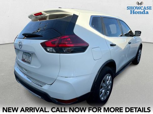 Used 2018 Nissan Rogue S image 5