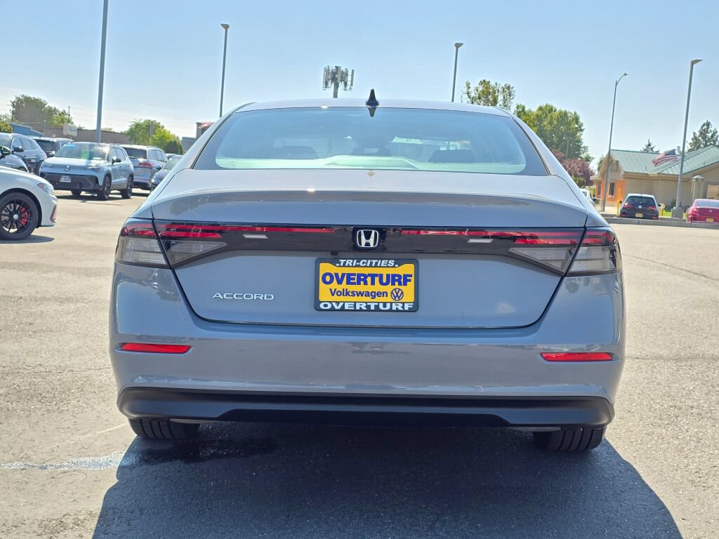 Used 2025 Honda Accord SE image 5