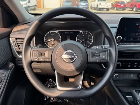 Used 2023 Nissan Rogue S AWD/4WD image 29