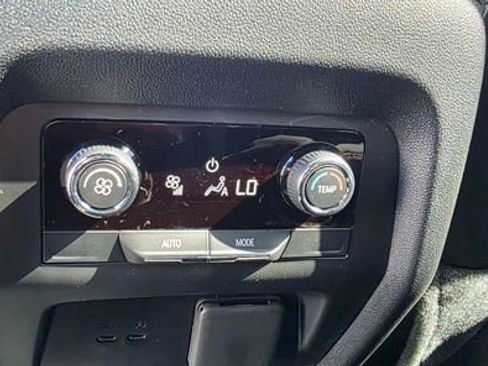 New 2026 Chevrolet Traverse Z71 w/ Enhanced Driving Package AWD/4WD image 12