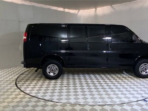 Used 2023 GMC Savana 2500 w/ Driver Convenience Package image 9