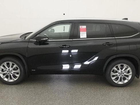 New 2026 Toyota Highlander Limited AWD/4WD image 3