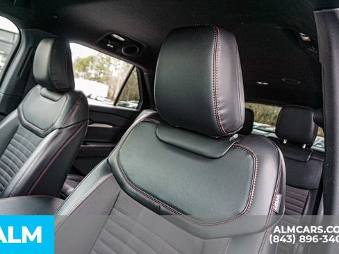 Used 2025 Ford Explorer ST-Line AWD/4WD image 17