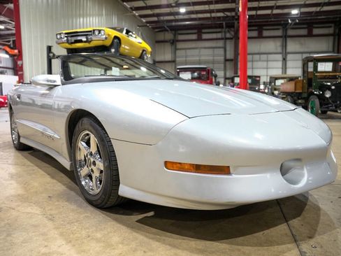 Used 1997 Pontiac Firebird Trans Am image 11