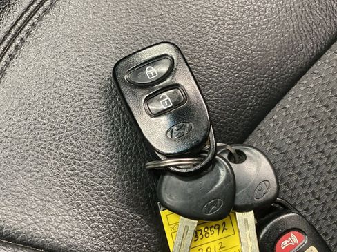 Used 2012 Hyundai Tucson GLS image 30