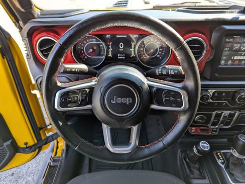 Used 2021 Jeep Wrangler Unlimited Rubicon w/ Cold Weather Group AWD/4WD image 15