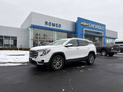 Used 2024 GMC Terrain SLT