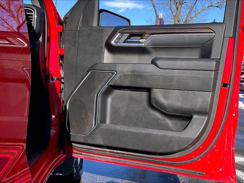 Used 2025 Chevrolet Silverado 1500 LT image 11