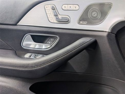 Used 2024 Mercedes-Benz GLS 450 4MATIC image 28