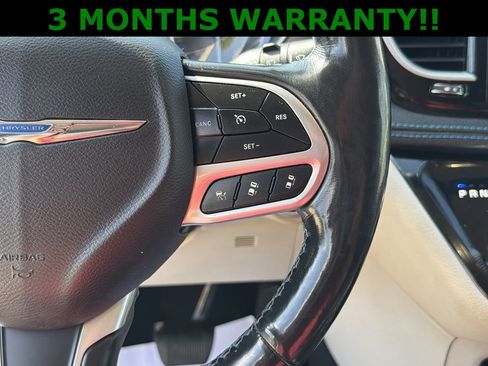 Used 2021 Chrysler Pacifica Touring-L image 40