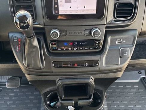 Used 2025 RAM ProMaster 2500 w/ Convenience Group image 27