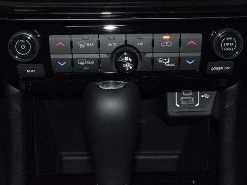 New 2026 Jeep Compass Limited w/ Sun, Sound & Navigation Group image 17