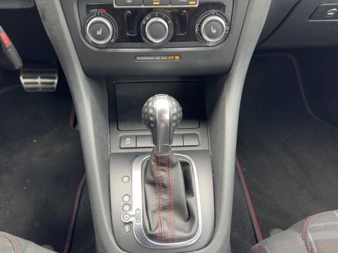 Used 2013 Volkswagen Golf 4-Door image 32